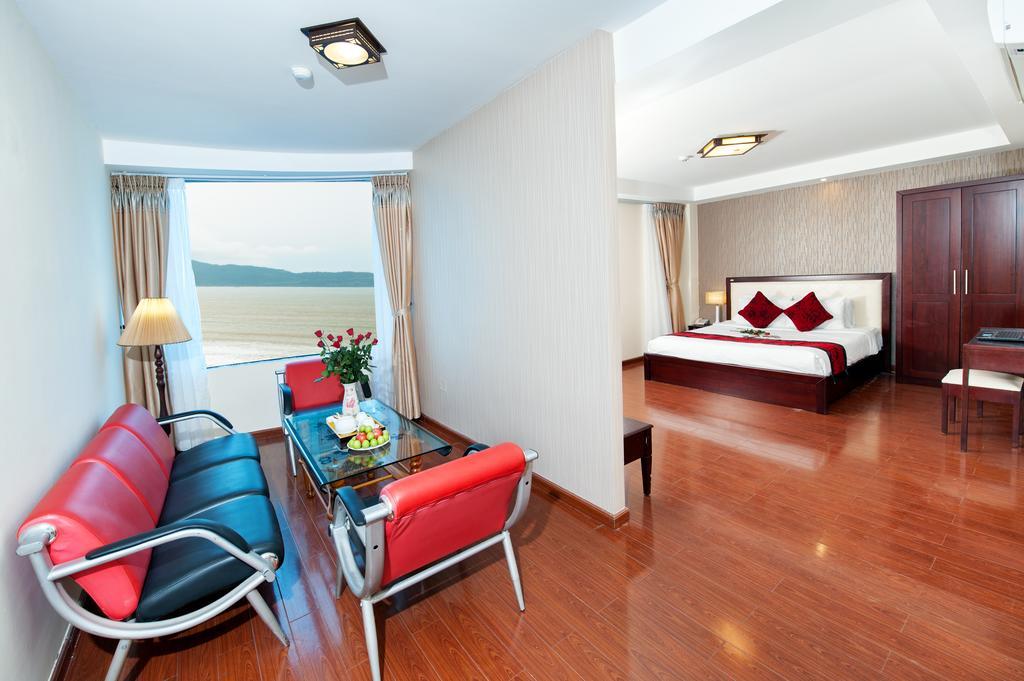 Truong Son Tung 1 - Beautiful Beach Hotel Дананг Номер фото